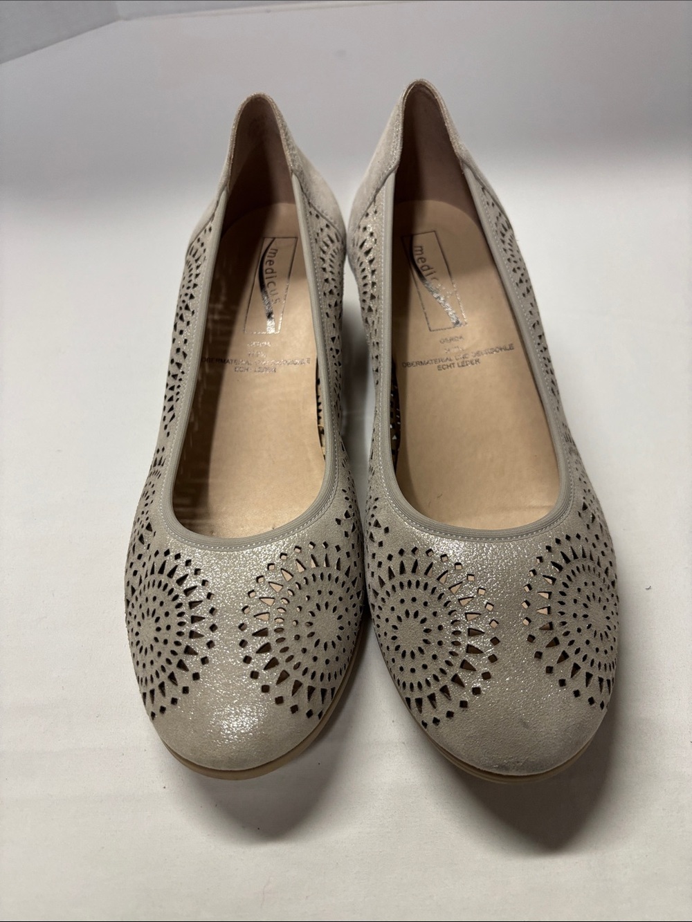 Medicus Gerda Women’s Light Metallic Taupe Perforated shoes
